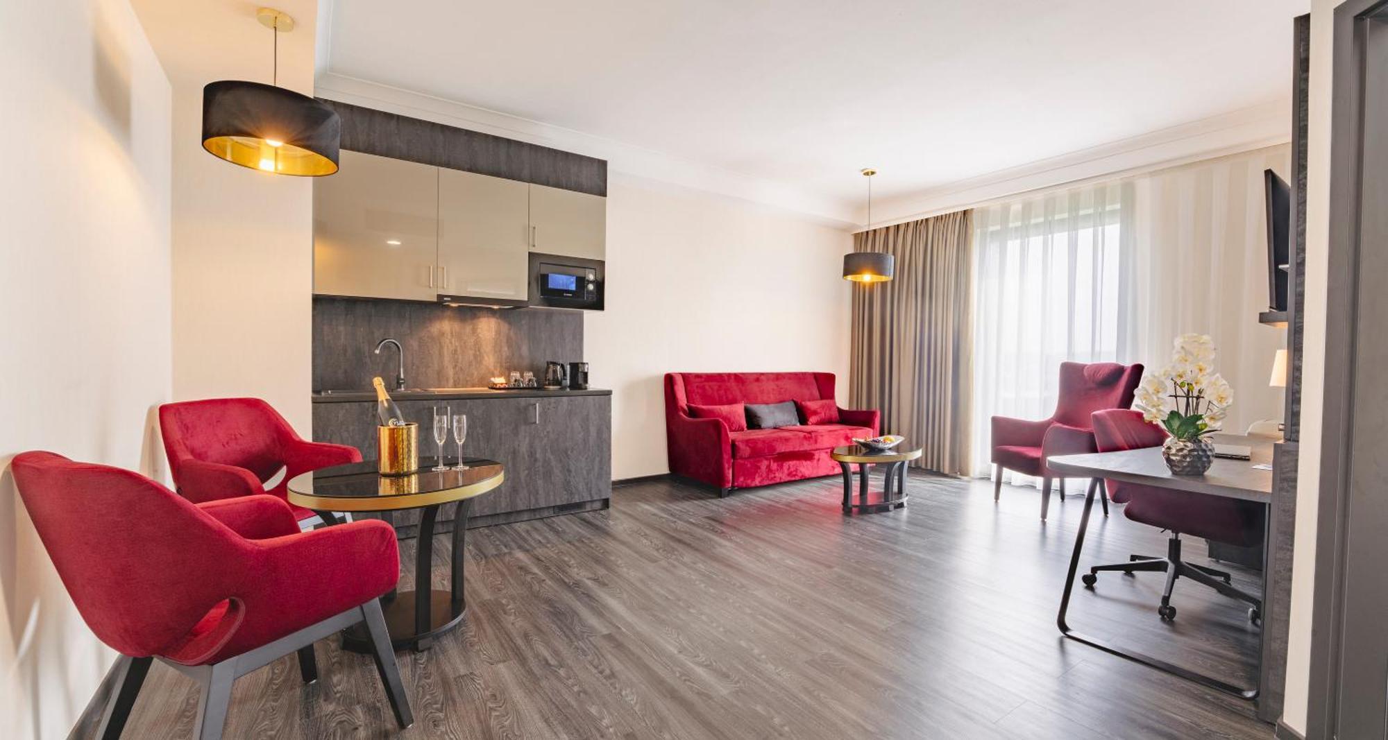 Plaza Premium Grand Winston Hotel Rijswijk Exterior photo