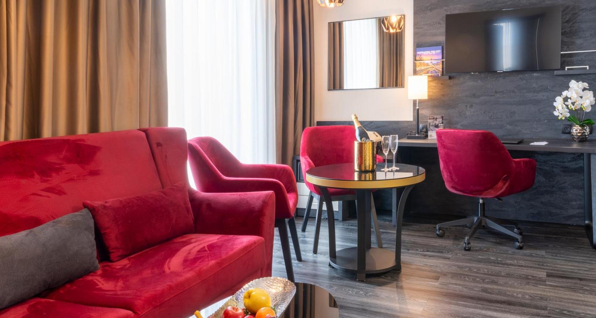 Plaza Premium Grand Winston Hotel Rijswijk Room photo