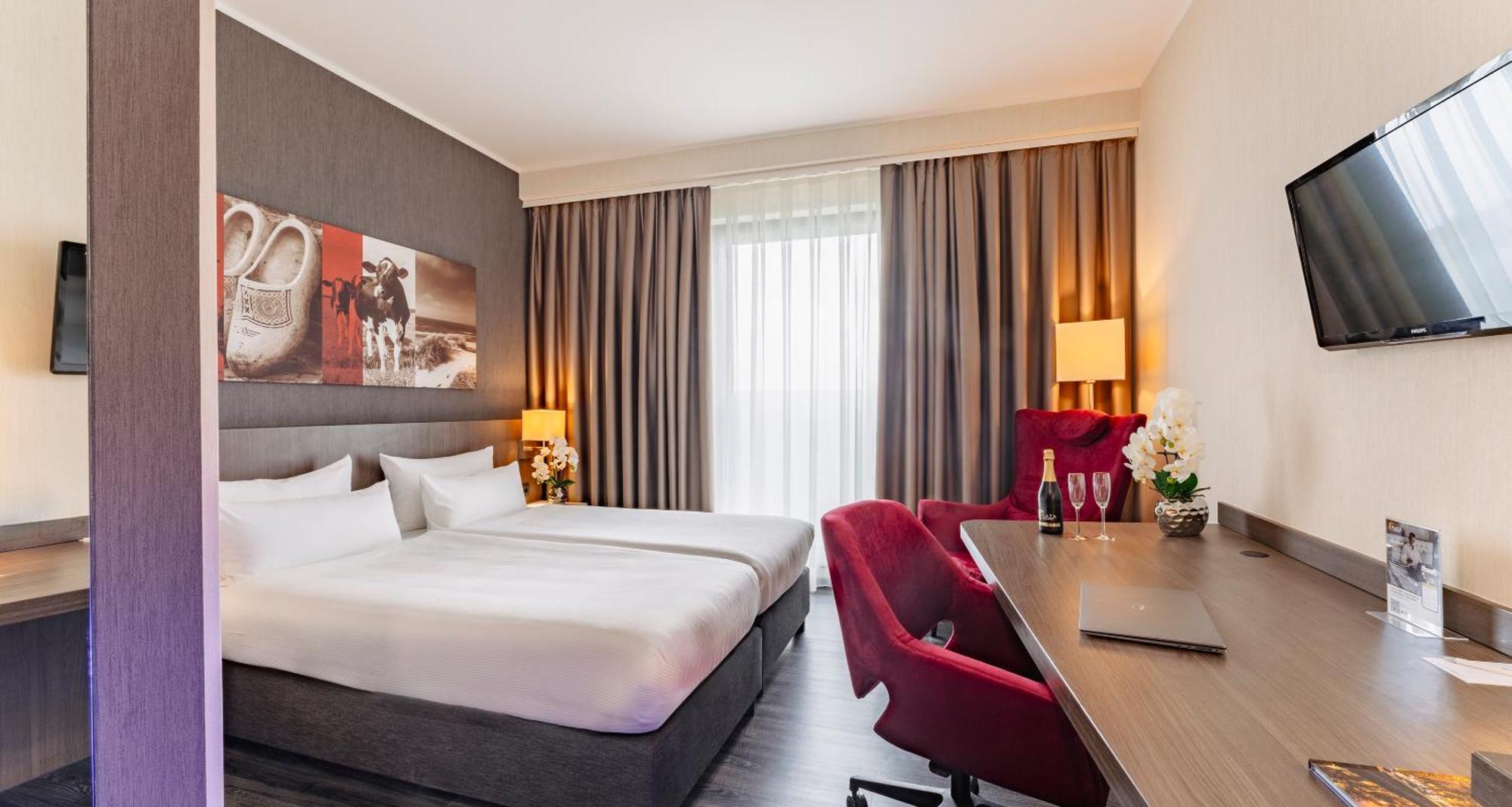 Plaza Premium Grand Winston Hotel Rijswijk Exterior photo